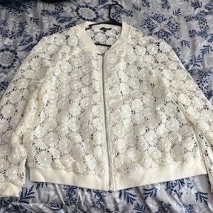 XOXO. Juniors Soze XXL. White Daisy Bomber Jacket